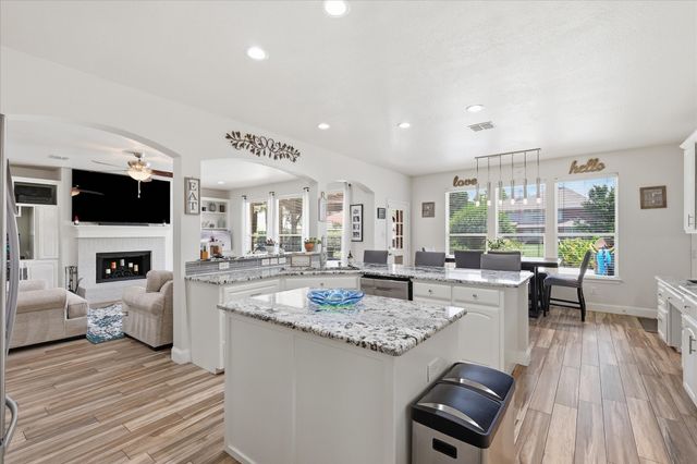1121 Cogburn Court, Shady Shores, TX 76208