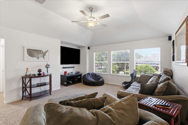 1121 Cogburn Court, Shady Shores, TX 76208