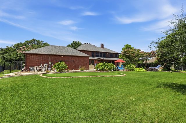 1121 Cogburn Court, Shady Shores, TX 76208