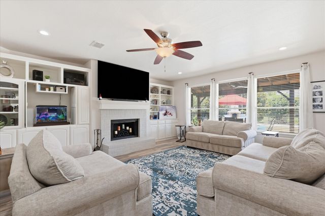 1121 Cogburn Court, Shady Shores, TX 76208