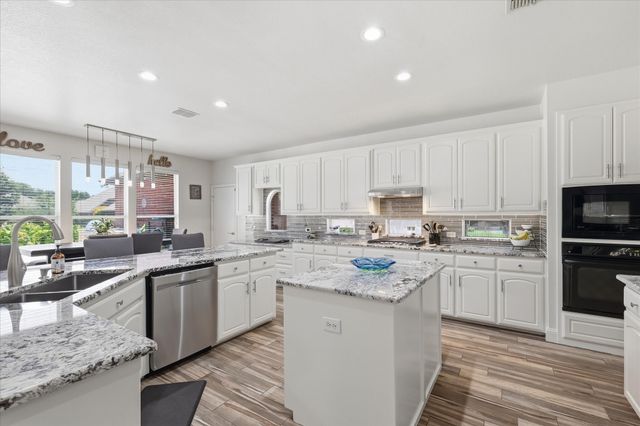 1121 Cogburn Court, Shady Shores, TX 76208