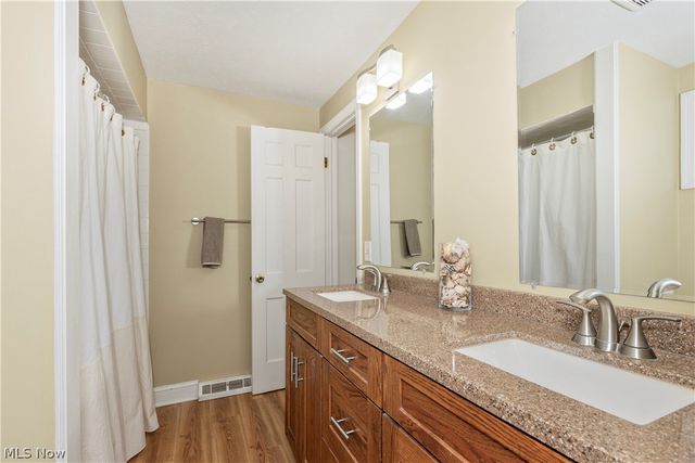 75 Maple Hill Drive, Chagrin Falls, OH 44022