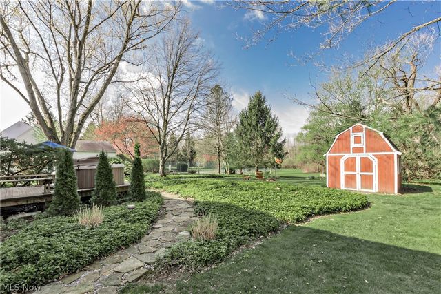 75 Maple Hill Drive, Chagrin Falls, OH 44022