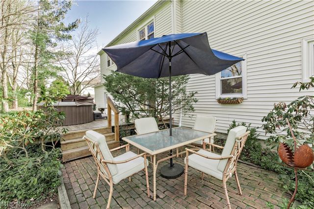 75 Maple Hill Drive, Chagrin Falls, OH 44022