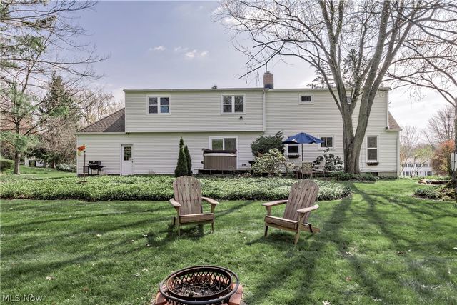 75 Maple Hill Drive, Chagrin Falls, OH 44022