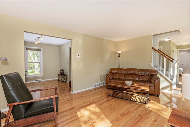 75 Maple Hill Drive, Chagrin Falls, OH 44022