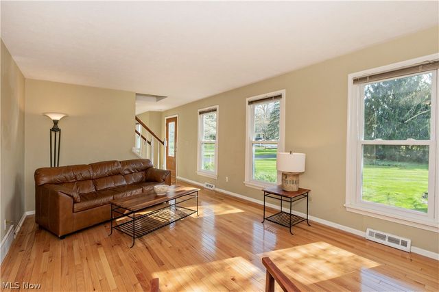 75 Maple Hill Drive, Chagrin Falls, OH 44022