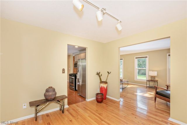 75 Maple Hill Drive, Chagrin Falls, OH 44022