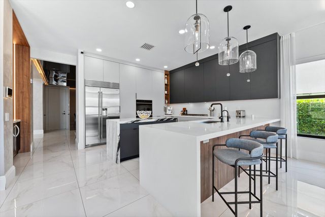 8980 Little Falls Way, Delray Beach, FL 33446