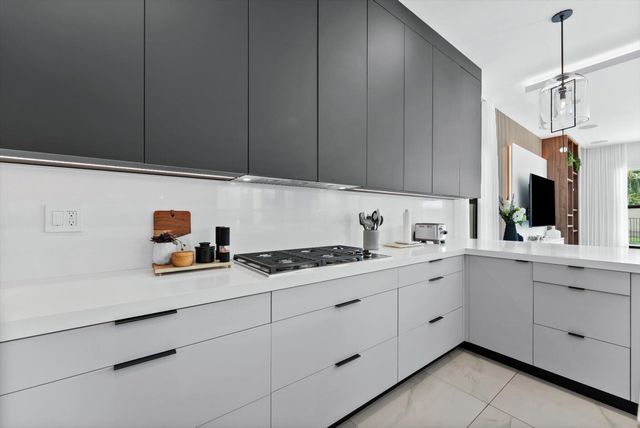 8980 Little Falls Way, Delray Beach, FL 33446