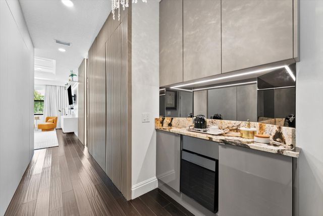 8980 Little Falls Way, Delray Beach, FL 33446