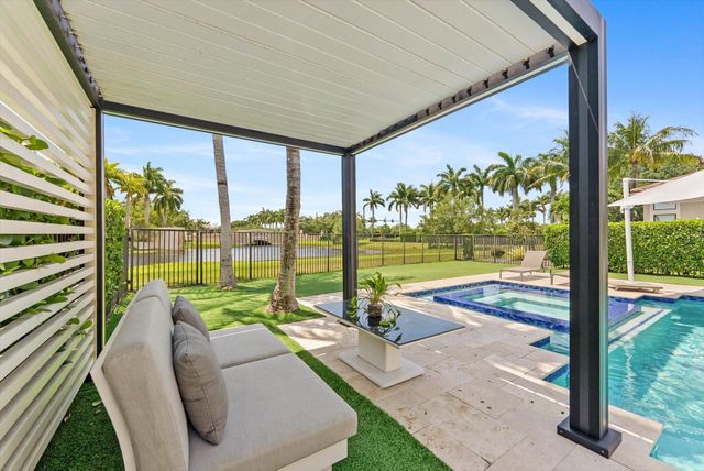 8980 Little Falls Way, Delray Beach, FL 33446