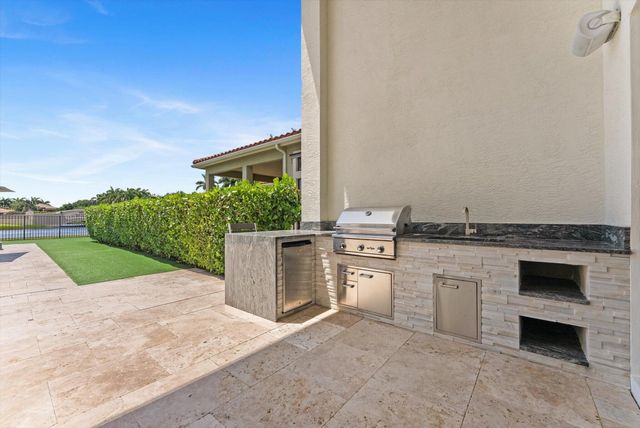 8980 Little Falls Way, Delray Beach, FL 33446