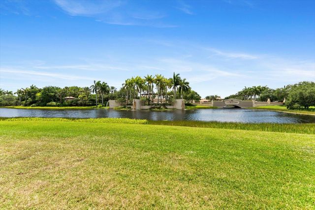 8980 Little Falls Way, Delray Beach, FL 33446