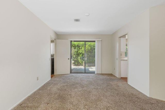 40528 Meadow Lane, Palm Desert, CA 92211