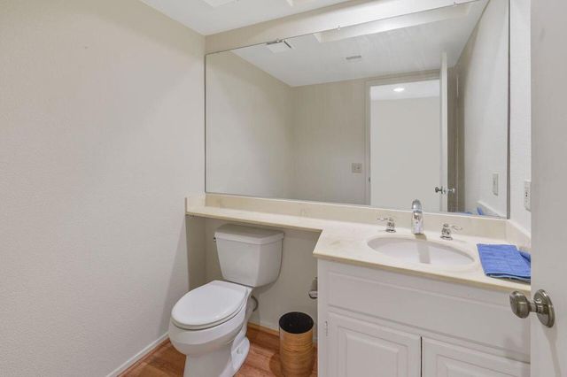 40528 Meadow Lane, Palm Desert, CA 92211