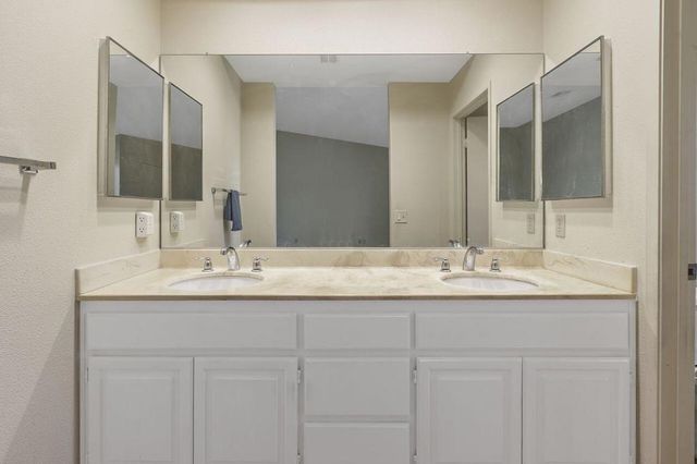 40528 Meadow Lane, Palm Desert, CA 92211
