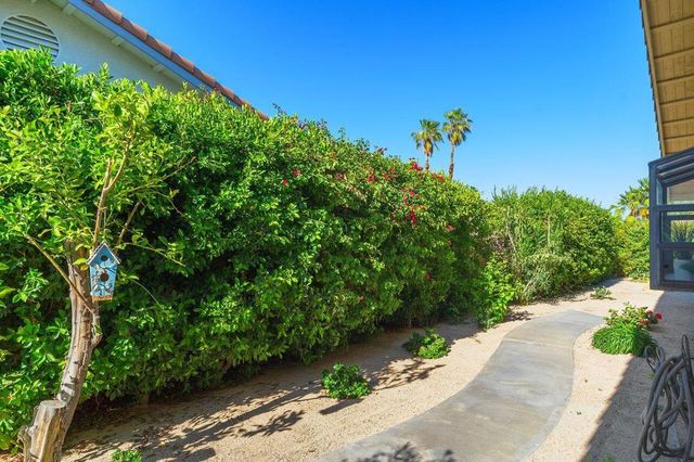 40528 Meadow Lane, Palm Desert, CA 92211