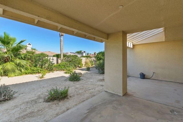 40528 Meadow Lane, Palm Desert, CA 92211