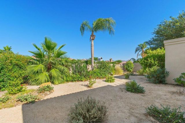 40528 Meadow Lane, Palm Desert, CA 92211