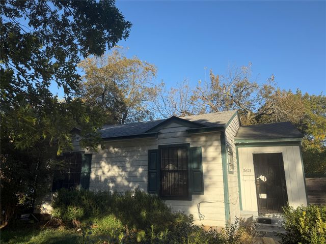 2621 Volga Avenue, Dallas, TX 75216