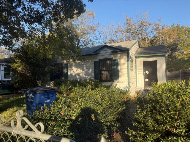 2621 Volga Avenue, Dallas, TX 75216