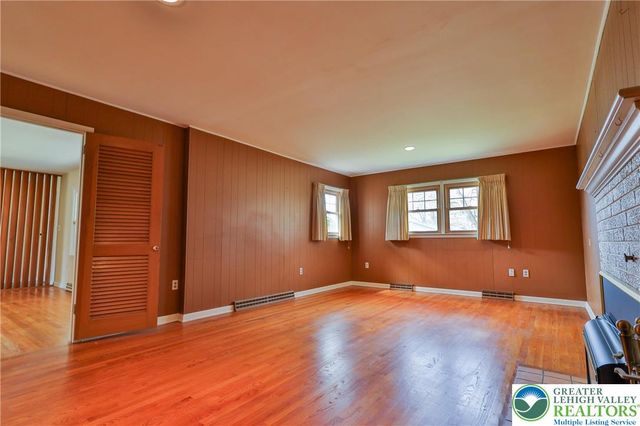 1004 Donald Drive, Emmaus Boro, PA 18049