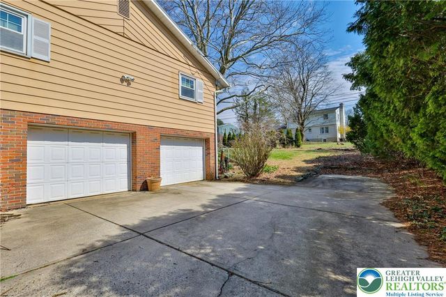 1004 Donald Drive, Emmaus Boro, PA 18049