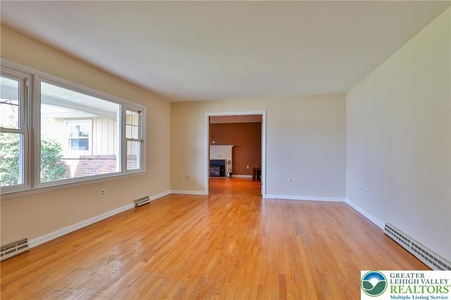 1004 Donald Drive, Emmaus Boro, PA 18049