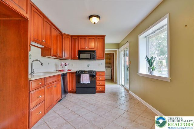 1004 Donald Drive, Emmaus Boro, PA 18049