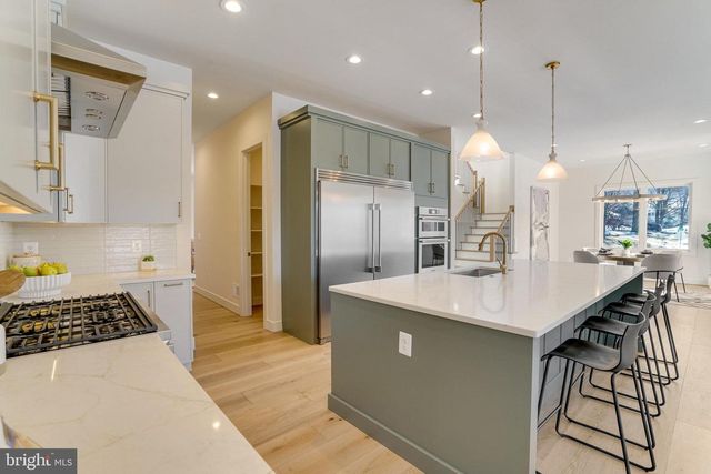 104 DOGWOOD ST SW, Vienna, VA 22180