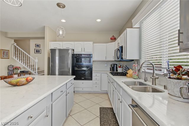 6915 Cedar Basin Avenue, Las Vegas, NV 89142