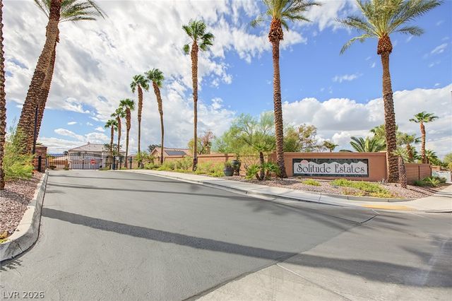 6915 Cedar Basin Avenue, Las Vegas, NV 89142