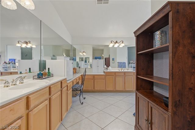 6915 Cedar Basin Avenue, Las Vegas, NV 89142