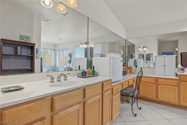 6915 Cedar Basin Avenue, Las Vegas, NV 89142
