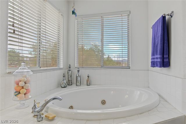 6915 Cedar Basin Avenue, Las Vegas, NV 89142