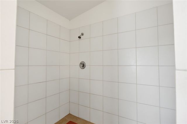 6915 Cedar Basin Avenue, Las Vegas, NV 89142