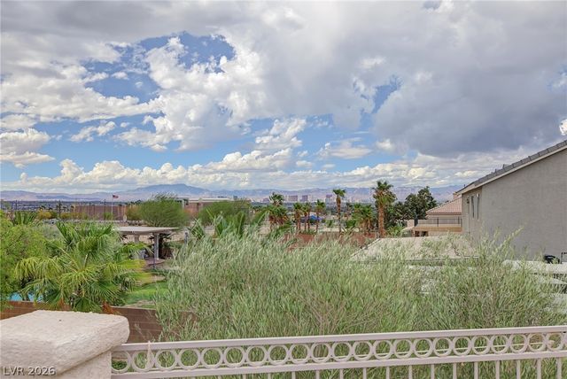 6915 Cedar Basin Avenue, Las Vegas, NV 89142