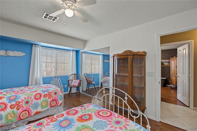 6915 Cedar Basin Avenue, Las Vegas, NV 89142