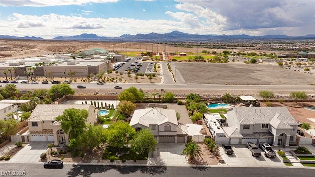 6915 Cedar Basin Avenue, Las Vegas, NV 89142