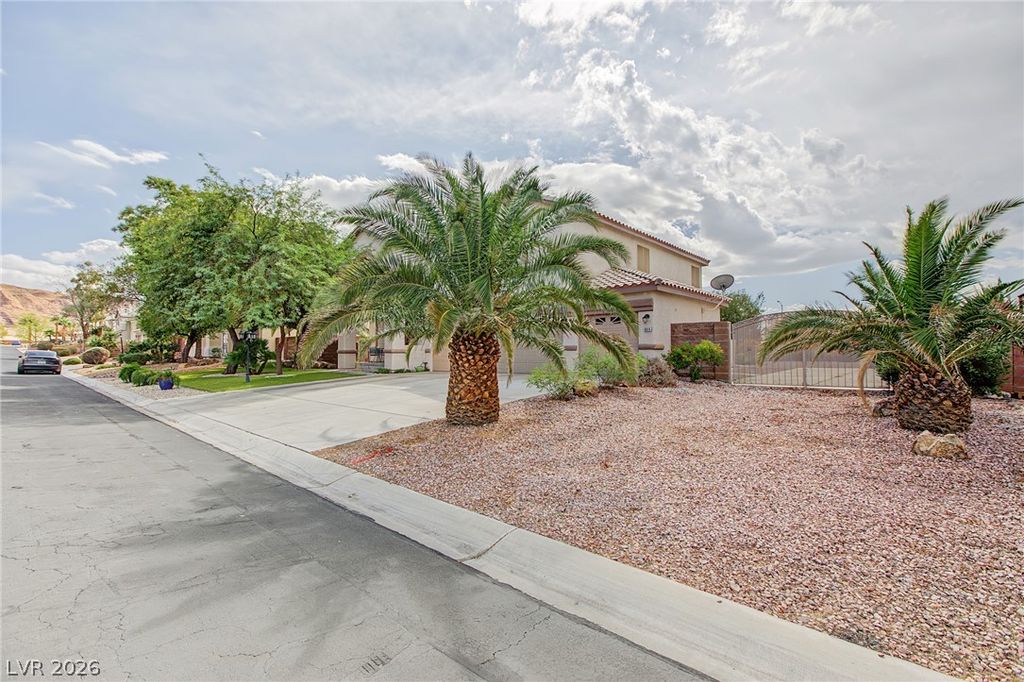 6915 Cedar Basin Avenue, Las Vegas, NV 89142 — photo 4