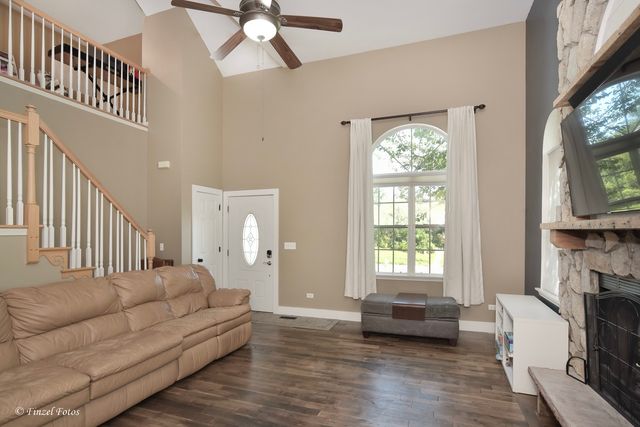 1290 Savanna Lane, Woodstock, IL 60098