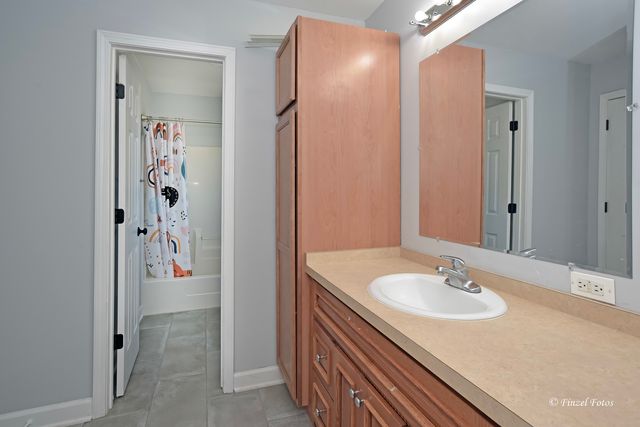 1290 Savanna Lane, Woodstock, IL 60098