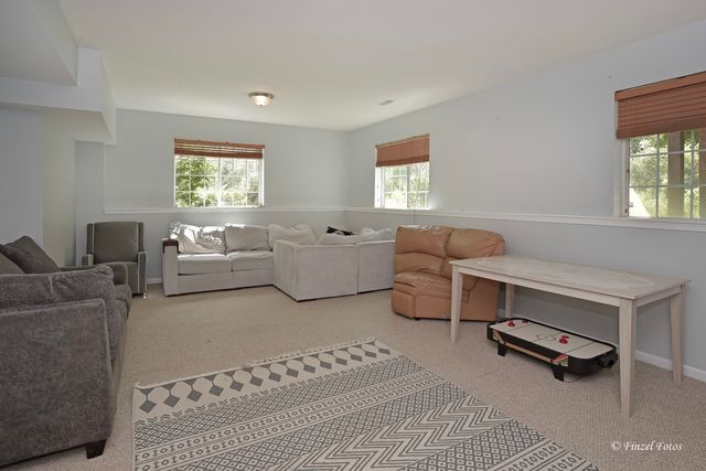 1290 Savanna Lane, Woodstock, IL 60098