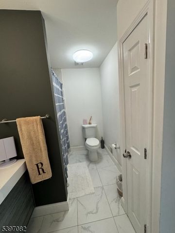 9 Picaron Pl, Old Bridge Twp., NJ 08879