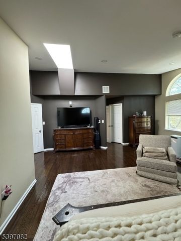 9 Picaron Pl, Old Bridge Twp., NJ 08879