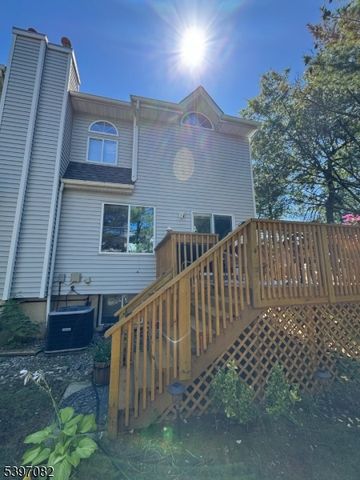 9 Picaron Pl, Old Bridge Twp., NJ 08879