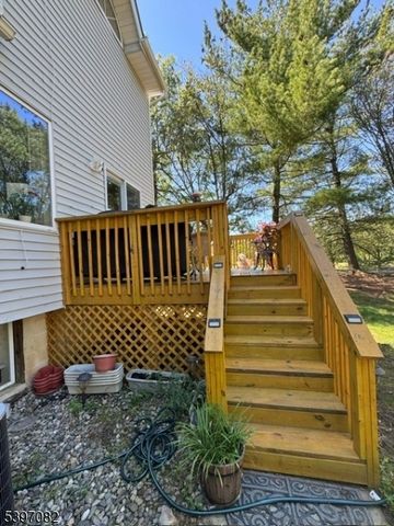 9 Picaron Pl, Old Bridge Twp., NJ 08879