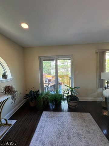 9 Picaron Pl, Old Bridge Twp., NJ 08879