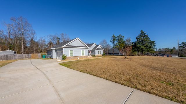 1578 Cummings Road, Smiths Station, AL 36877